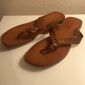 FRYE Woman’s Perry Knot Thong Flat Sandal